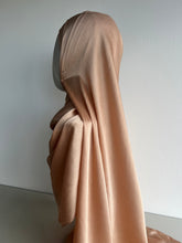 Crinkle Satin Hijab – Nude Sand