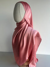 Crinkle Satin Hijab - Rosewood