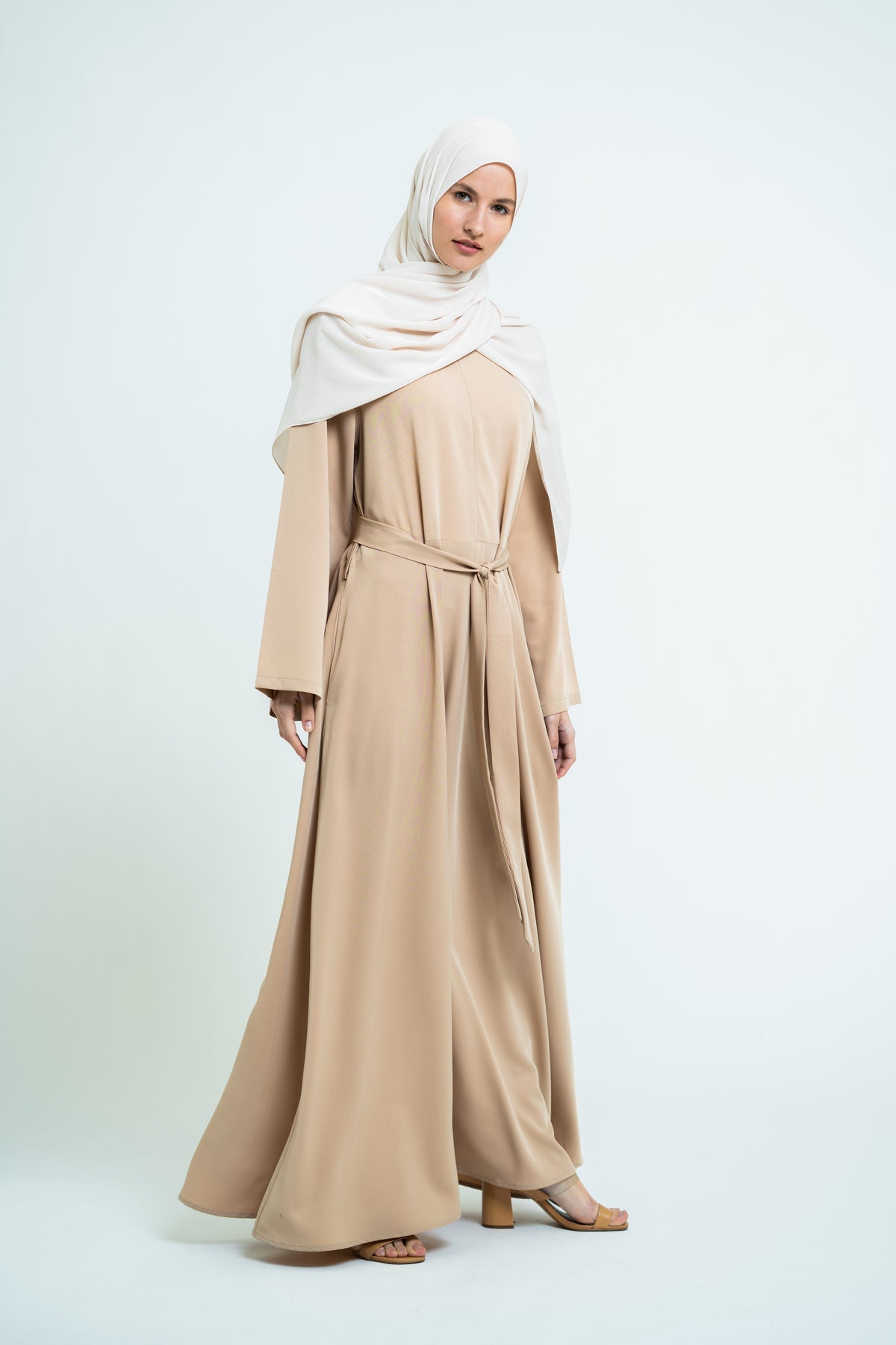 Abaya with zipper beige