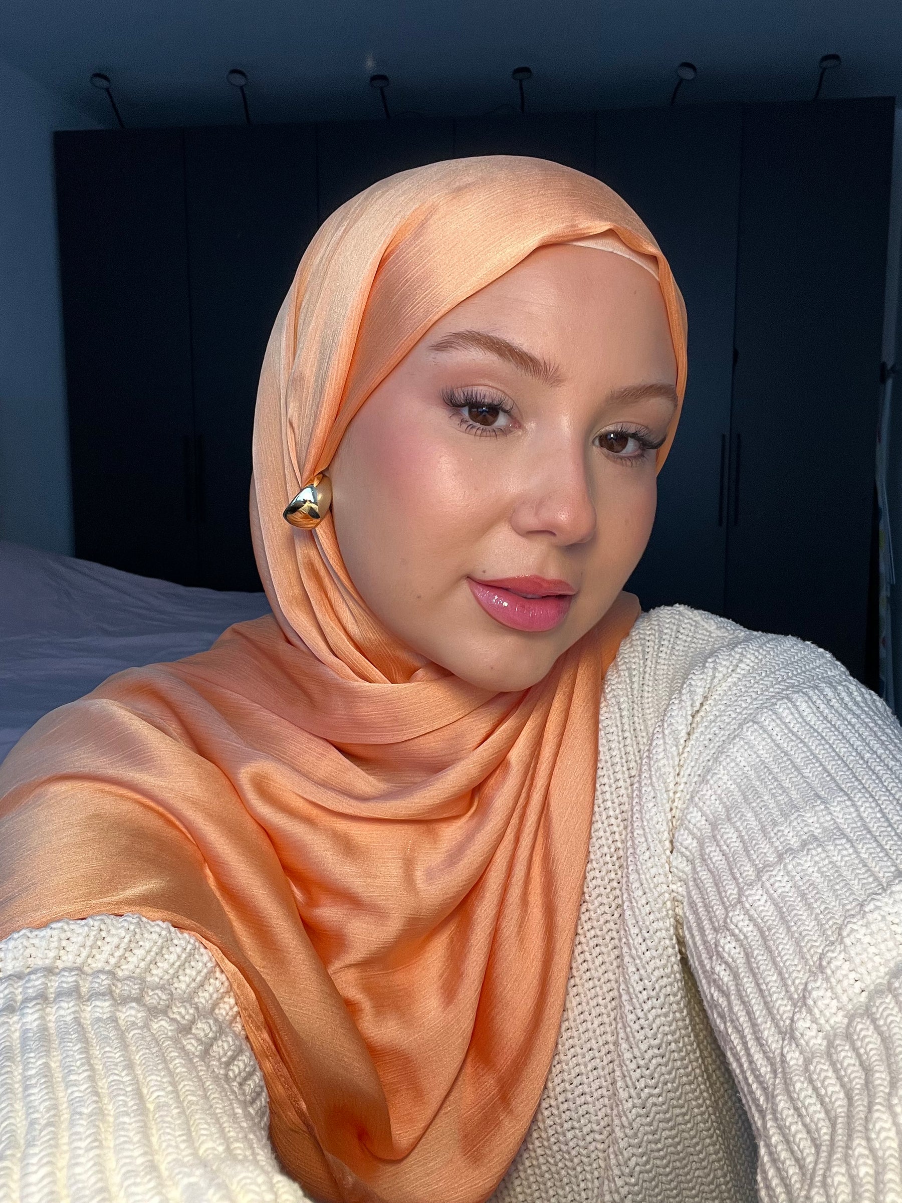 Crinkle Satin Hijab - Apricot Glow