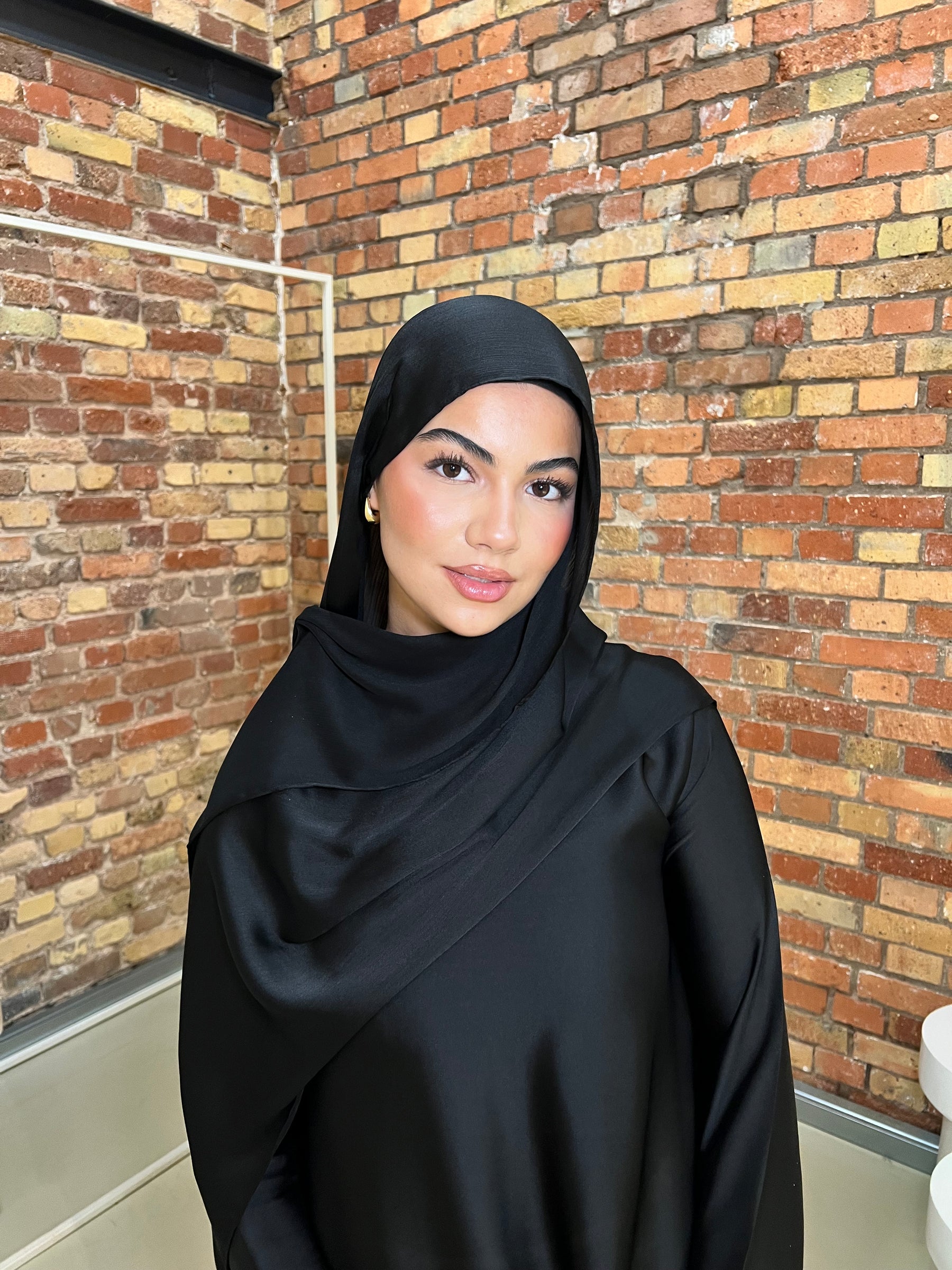 Crinkle Satin Hijab – Deep Black