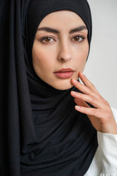 gerippter-jersey-hijab-schwarz