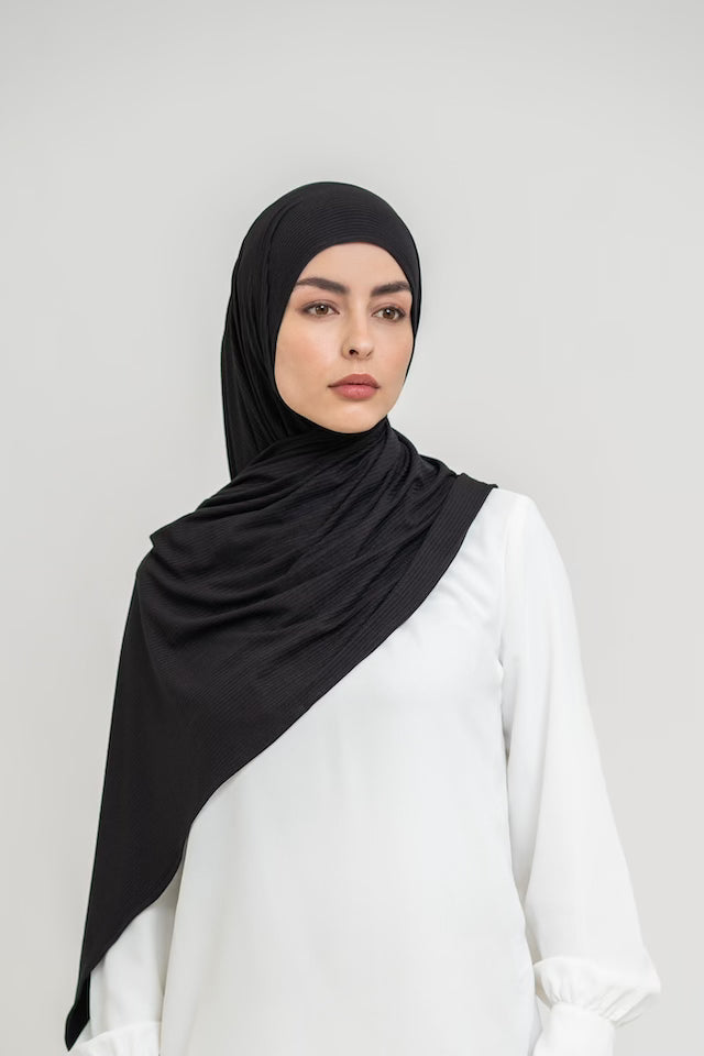 gerippter-jersey-hijab-schwarz